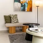 2 Bedroom Flat Lejlighed