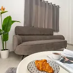 2 Bedroom Flat *