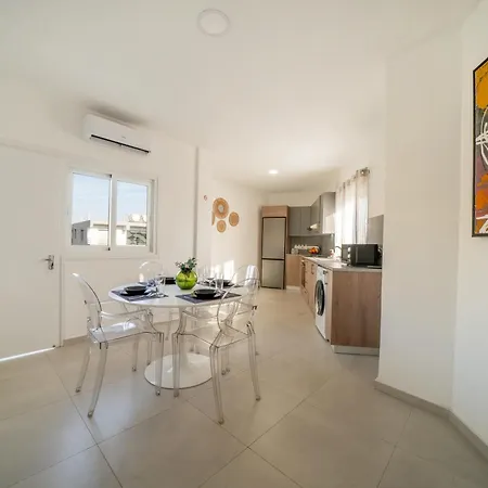 2 Bedroom Flat Apartamento