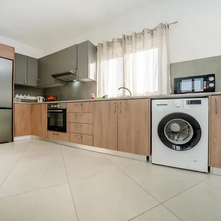 2 Bedroom Flat Lejlighed Nicosia