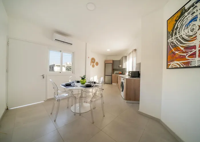 2 Bedroom Flat 公寓